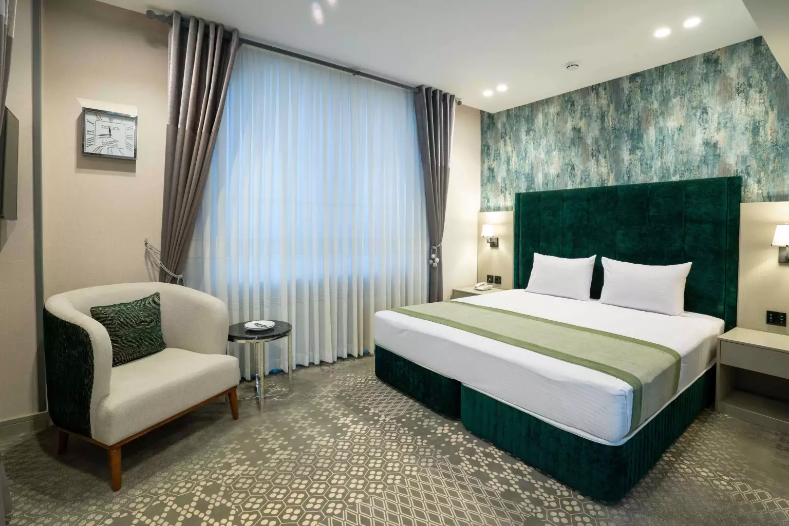 https://cdn.alibaba.ir/ostorage/hotel-accommodation-images/69907d036b43e2b9afa3c16a_سوئیت رویال (1).webp